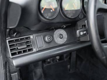 Porsche 964 Carrera 4 Coupe — photo 21