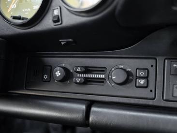 Porsche 964 Carrera 4 Coupe — photo 27