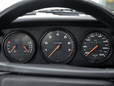 Porsche 964 Carrera 4 Coupe — photo 30