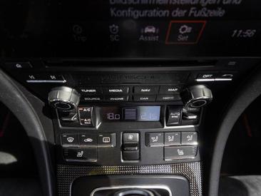 Porsche 991 II Carrera GTS Cabriolet — photo 35