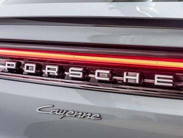 Porsche Cayenne III E-Hybrid Coupé — photo 14