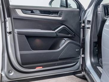 Porsche Cayenne III E-Hybrid Coupé — photo 20