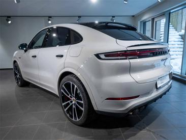 Porsche Cayenne III S E-Hybrid Coupé — photo 3