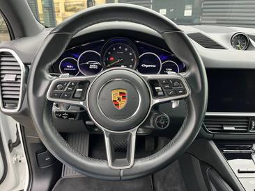 Porsche Cayenne III E-Hybrid — photo 27