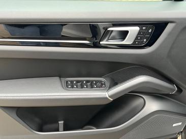 Porsche Cayenne III E-Hybrid — photo 30