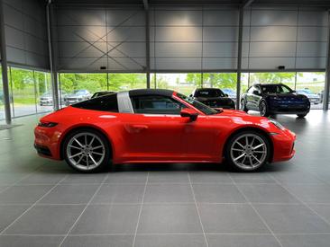 Porsche 992 I Targa 4S — photo 8