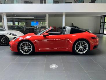 Porsche 992 I Targa 4S — photo 10