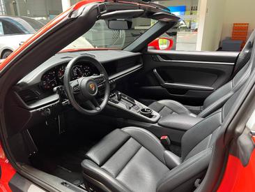 Porsche 992 I Targa 4S — photo 18