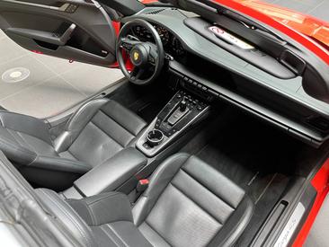 Porsche 992 I Targa 4S — photo 25