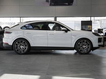 Porsche Cayenne III E-Hybrid Coupé — photo 8