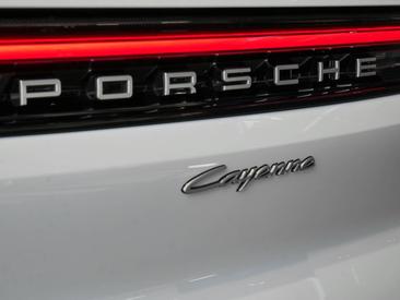 Porsche Cayenne III E-Hybrid Coupé — photo 24