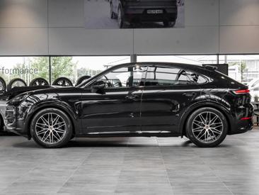 Porsche Cayenne III E-Hybrid Coupé — photo 2