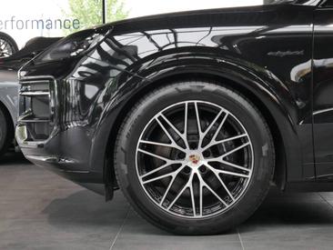Porsche Cayenne III E-Hybrid Coupé — photo 9