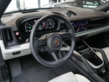 Porsche Cayenne III E-Hybrid Coupé — photo 13