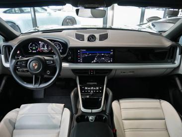 Porsche Cayenne III E-Hybrid Coupé — photo 15