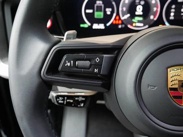 Porsche Cayenne III E-Hybrid Coupé — photo 17