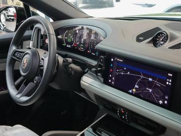 Porsche Cayenne III E-Hybrid Coupé — photo 20