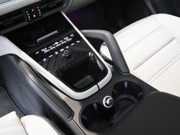 Porsche Cayenne III E-Hybrid Coupé — photo 22