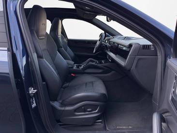 Porsche Cayenne III GTS Coupé — photo 18