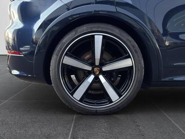 Porsche Cayenne III GTS Coupé — photo 24