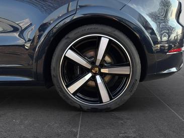 Porsche Cayenne III GTS Coupé — photo 25