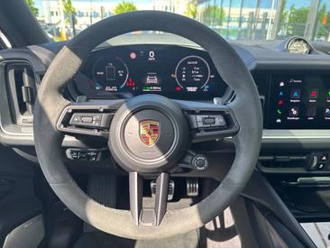 Porsche Cayenne III S E-Hybrid Coupé — photo 19