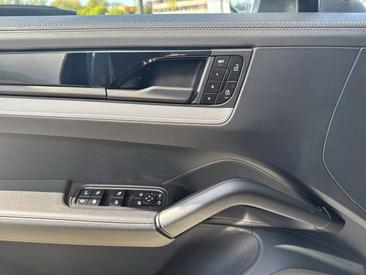Porsche Cayenne III S E-Hybrid Coupé — photo 22