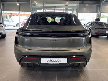 Porsche Macan Electrique Turbo — photo 4