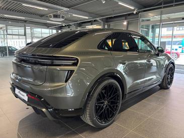 Porsche Macan Electrique Turbo — photo 5