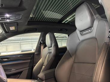 Porsche Macan Electrique Turbo — photo 10