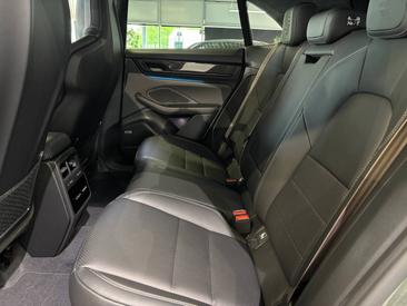Porsche Macan Electrique Turbo — photo 13