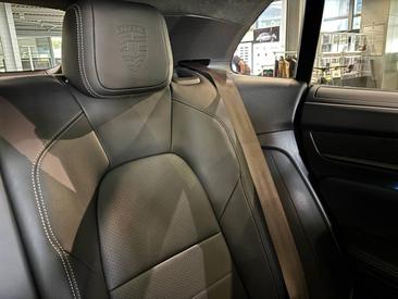 Porsche Macan Electrique Turbo — photo 14