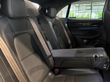 Porsche Macan Electrique Turbo — photo 15