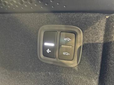 Porsche Macan Electrique Turbo — photo 17