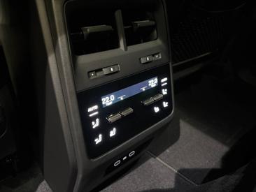 Porsche Macan Electrique Turbo — photo 18