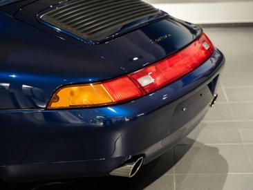 Porsche 993 Carrera Cabriolet — photo 9