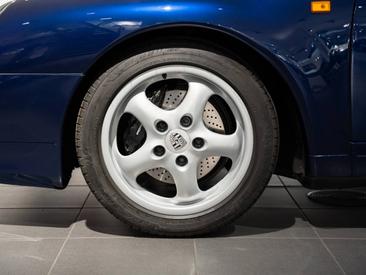 Porsche 993 Carrera Cabriolet — photo 11