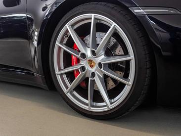 Porsche 992 I Carrera 4S Cabriolet — photo 13