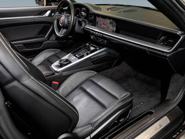 Porsche 992 I Carrera 4S Cabriolet — photo 17