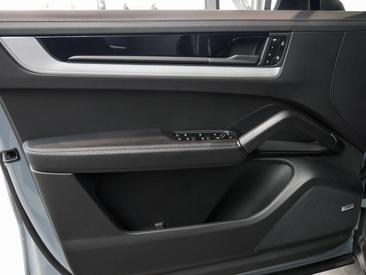 Porsche Cayenne III E-Hybrid Coupé — photo 24