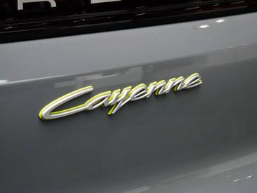 Porsche Cayenne III E-Hybrid Coupé — photo 26