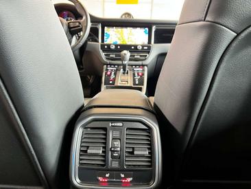 Porsche Macan S — photo 14