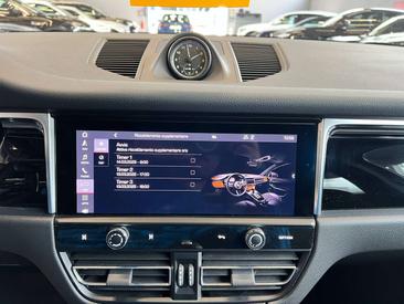 Porsche Macan S — photo 15