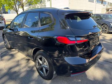 BMW 218d — photo 6