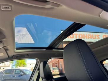 BMW 218d — photo 11