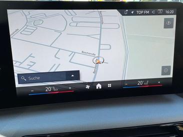 BMW 218d — photo 17