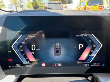 BMW 218d — photo 31