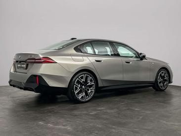 BMW I5 M Sport EDrive40 — photo 4
