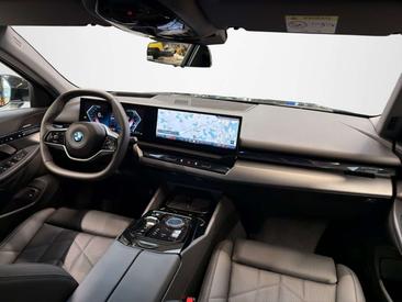 BMW Série 5 550e — photo 11
