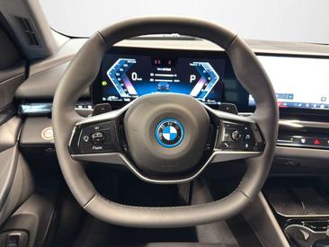 BMW Série 5 550e — photo 13